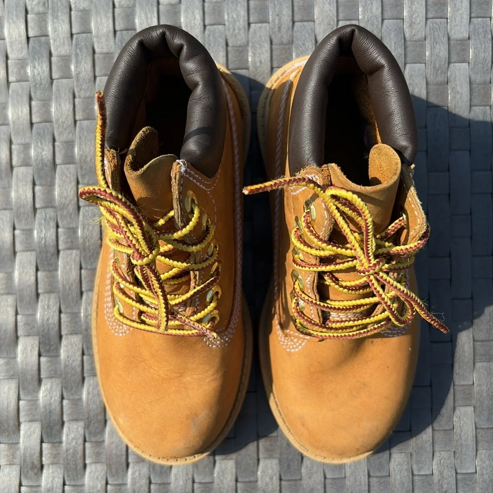 Timberland Classic 6 IN Waterproof Short Chukka Boot Wheat Nubuck Toddler Sz 11